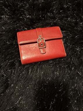 Vintage Coach Soho Red Leather Buckle Bifold Wallet